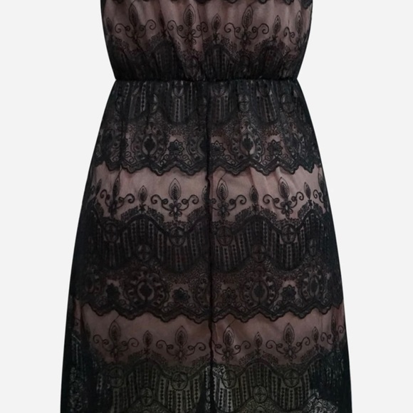 Pretty strapless mini dress - Picture 3 of 4